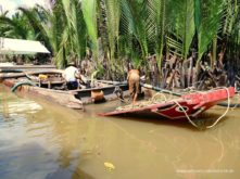 boot defekt reparatur fluss mekong delta vietnam