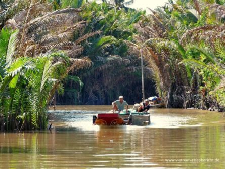 boot twoman mekong tour vietnam